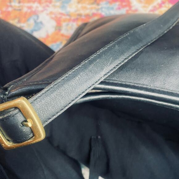 Vintage Coach Andrea Slim Hobo Shoulder Bag Zip Top 9073 Black Gold Womens - Picture 15 of 16